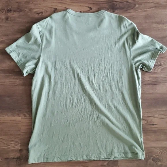 American Eagle T-Shirt - Picture 5 of 5